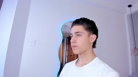 Snapshot of theohawke_ chatting on 5, 1, 2025 THEO- MATEO online show from 5, 1, 2025