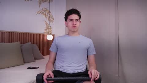 Snapshot of theohawke_ chatting on 15, 1, 2025 THEO- MATEO online show from 15, 1, 2025