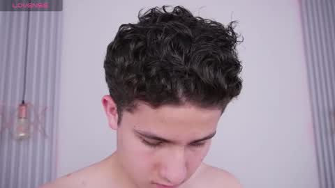 Snapshot of theohawke_ chatting on 19, 1, 2025 THEO- MATEO online show from 19, 1, 2025