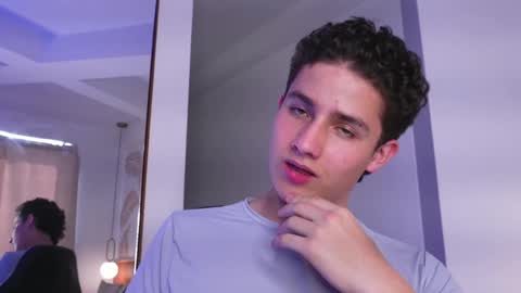 Snapshot of theohawke_ chatting on 22, 1, 2025 THEO- MATEO online show from 22, 1, 2025