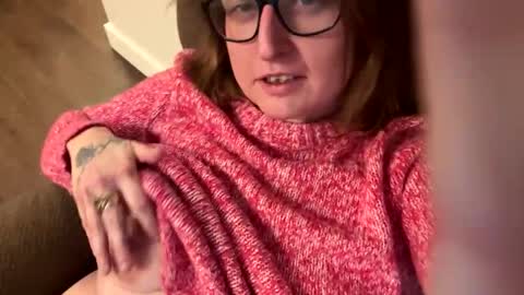 Snapshot of theonelovecouple chatting on 6, 11, 2025 New Couple Ready to Play online show from 6, 11, 2025
