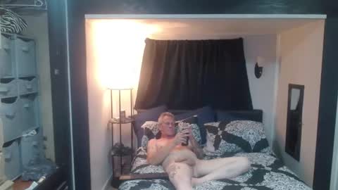 Snapshot of theoneyouwant2fuck chatting on 17, 9, 2025 theoneyouwanttwofuck online show from 17, 9, 2025