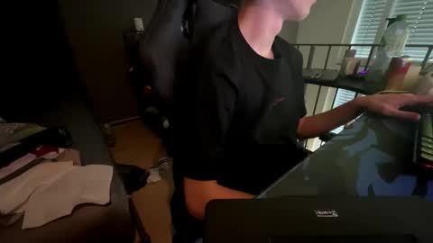 Snapshot of theothede19cm chatting on 8, 11, 2025 theothede19cm online show from 8, 11, 2025