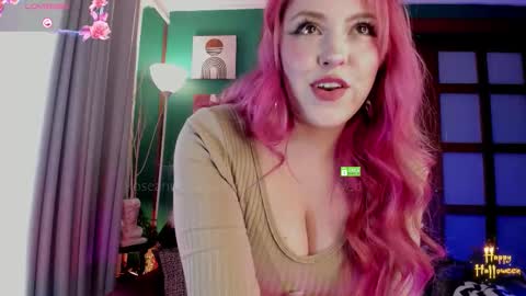 Snapshot of theprincess_rosee chatting on 28, 10, 2025 Rosie  online show from 28, 10, 2025