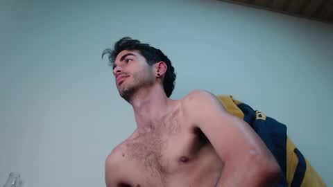 Snapshot of therazhanen chatting on 5, 2, 2026 Santiago Enrique online show from 5, 2, 2026