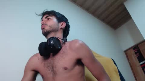 Snapshot of therazhanen chatting on 2, 3, 2026 Santiago Enrique online show from 2, 3, 2026