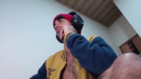 Snapshot of therazhanen chatting on 3, 3, 2026 Santiago Enrique online show from 3, 3, 2026