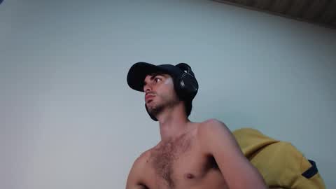 Snapshot of therazhanen chatting on 4, 3, 2026 Santiago Enrique online show from 4, 3, 2026