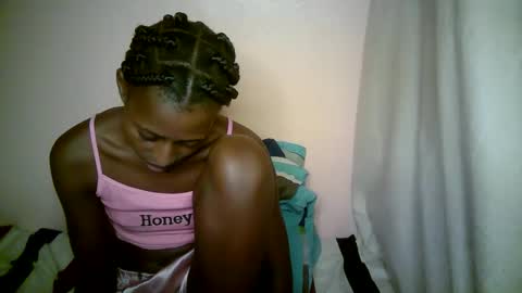 Snapshot of therry_heart chatting on 19, 9, 2025 hearty online show from 19, 9, 2025