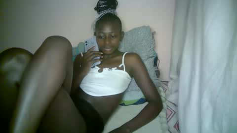 Snapshot of therry_heart chatting on 28, 9, 2025 hearty online show from 28, 9, 2025