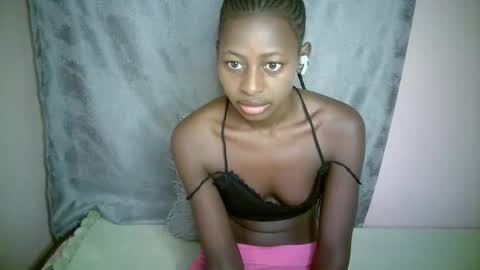 Snapshot of therry_heart chatting on 7, 10, 2025 hearty online show from 7, 10, 2025
