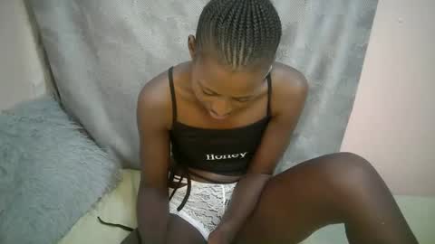 Snapshot of therry_heart chatting on 7, 10, 2025 hearty online show from 7, 10, 2025