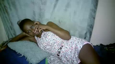 Snapshot of therry_heart chatting on 10, 10, 2025 hearty online show from 10, 10, 2025