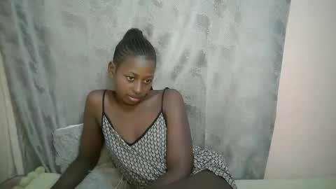 Snapshot of therry_heart chatting on 11, 10, 2025 hearty online show from 11, 10, 2025