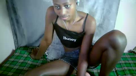 Snapshot of therry_heart chatting on 20, 10, 2025 hearty online show from 20, 10, 2025