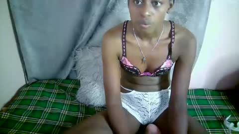 Snapshot of therry_heart chatting on 21, 10, 2025 hearty online show from 21, 10, 2025