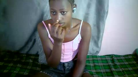 Snapshot of therry_heart chatting on 23, 10, 2025 hearty online show from 23, 10, 2025