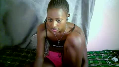 Snapshot of therry_heart chatting on 25, 10, 2025 hearty online show from 25, 10, 2025