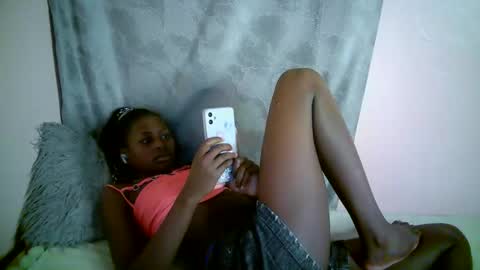 Snapshot of therry_heart chatting on 27, 10, 2025 hearty online show from 27, 10, 2025