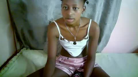 Snapshot of therry_heart chatting on 30, 10, 2025 hearty online show from 30, 10, 2025