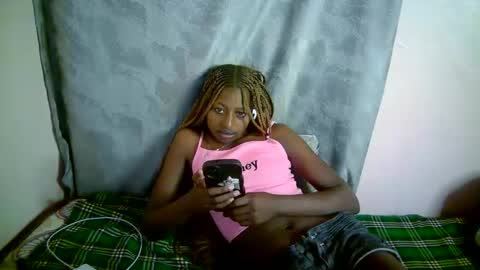 Snapshot of therry_heart chatting on 12, 11, 2025 hearty online show from 12, 11, 2025