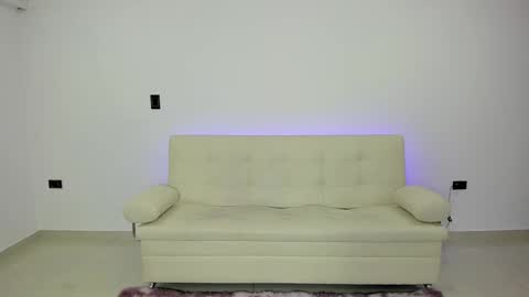 Snapshot of thesensual_girls chatting on 9, 3, 2025 Thesensual girls online show from 9, 3, 2025