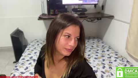 Snapshot of thewitchhot chatting on 8, 5, 2026 Gretel y Nick online show from 8, 5, 2026
