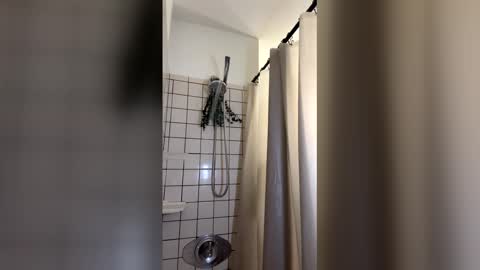 Snapshot of theybae chatting on 12, 1, 2026 B A E online show from 12, 1, 2026