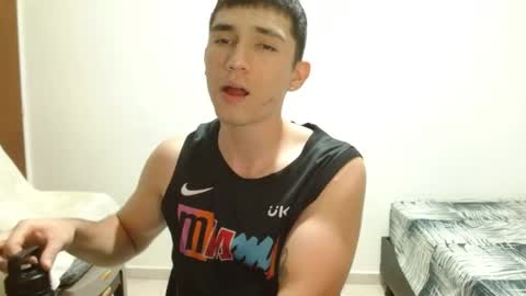 thiago_deseo69 online show from 4, 6, 2026