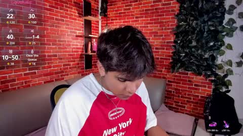 Snapshot of thiago_kozak chatting on 2, 5, 2026 thiago online show from 2, 5, 2026