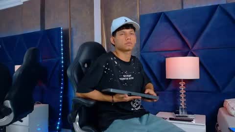 Snapshot of thiagoferrer_ chatting on 27, 5, 2026 T H I A G O online show from 27, 5, 2026