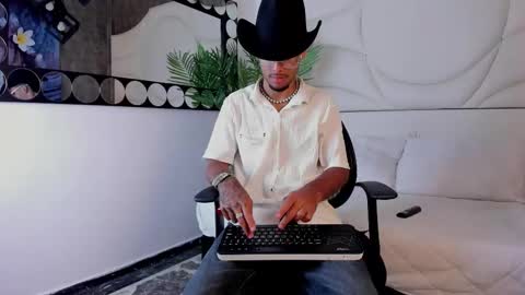 ThiagoFerreti online show from 7, 10, 2025