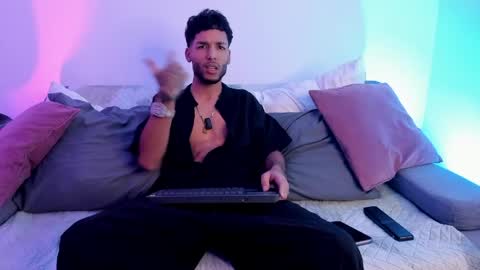 Snapshot of thiagoferreti_ chatting on 8, 6, 2026 ThiagoFerreti online show from 8, 6, 2026
