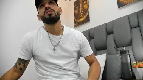 Thia Gomez online show from 7, 2, 2026