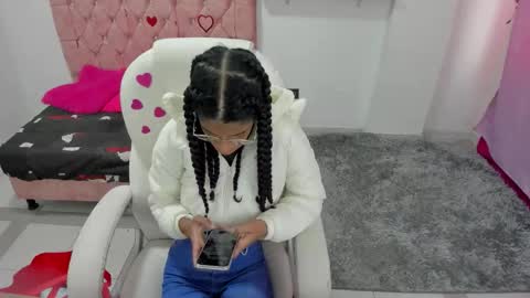 thianahornyy online show from 16, 2, 2026