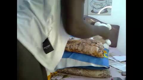 thickassvillageebony online show from 10, 4, 2026