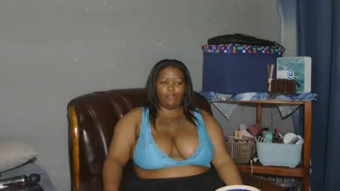 Snapshot of thickcaramel_p chatting on 20, 1, 2025 phindy online show from 20, 1, 2025