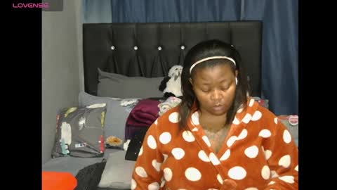 Snapshot of thickcaramel_p chatting on 31, 10, 2025 phindy online show from 31, 10, 2025