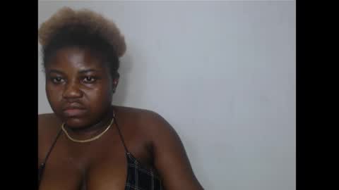 Snapshot of thickebonny7 chatting on 3, 2, 2026 thickebonny7 online show from 3, 2, 2026