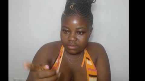 Snapshot of thickebonny7 chatting on 12, 2, 2026 thickebonny7 online show from 12, 2, 2026