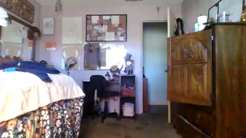 Snapshot of thickyvicky2223 chatting on 20, 10, 2025 ThickyVicky online show from 20, 10, 2025