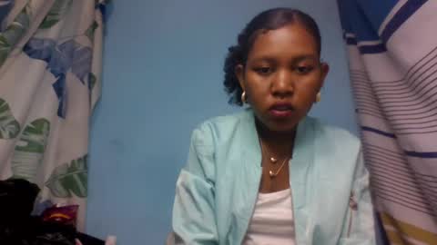 Snapshot of thierryzz chatting on 10, 7, 2026 thierryzz online show from 10, 7, 2026