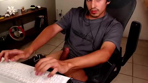 Snapshot of thieves_us chatting on 4, 3, 2026 thieves_us online show from 4, 3, 2026