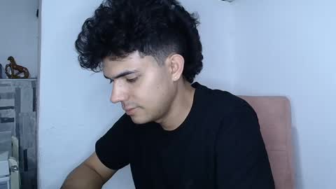 Snapshot of thisisnik chatting on 1, 3, 2025 thisisnik online show from 1, 3, 2025