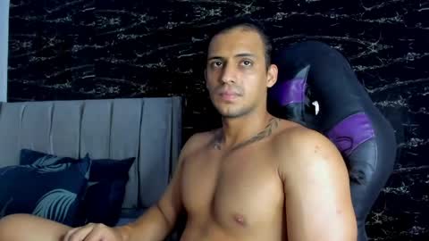 Snapshot of thomas__wayne chatting on 12, 5, 2026 Thomas online show from 12, 5, 2026
