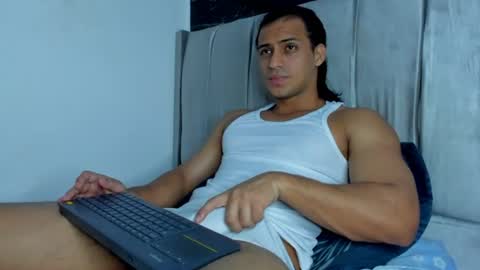 Snapshot of thomas__wayne chatting on 24, 6, 2026 Thomas online show from 24, 6, 2026