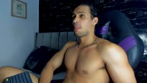 Snapshot of thomas__wayne chatting on 28, 7, 2026 Thomas online show from 28, 7, 2026