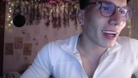 Thomas Grey online show from 6, 12, 2024