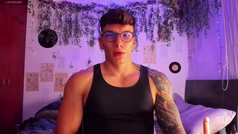 Thomas Grey online show from 6, 2, 2025