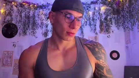 Thomas Grey online show from 19, 2, 2025